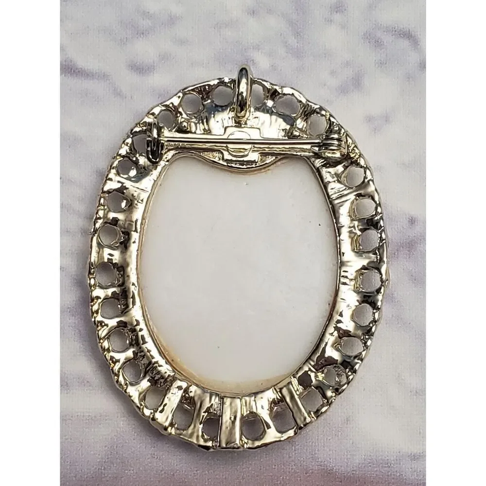 Vintage Handpainted Sweet Pea Porcelain Brooch Pendant